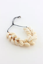 Load image into Gallery viewer, Chunky cowrie bracelet