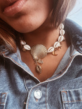 Load image into Gallery viewer, Gold Marina Necklace