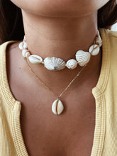 Load image into Gallery viewer, Shell Out Loud Necklace