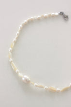 Load image into Gallery viewer, Snow Necklace