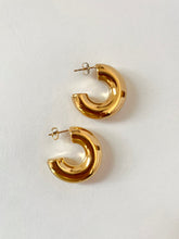Load image into Gallery viewer, Tully Hoop Earrings 1.0 (gold)