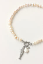 Load image into Gallery viewer, Pearly Pescadito Necklace (silver)