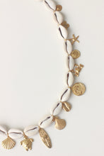 Load image into Gallery viewer, Cowrie Hat Band &amp; Necklace + FREE RANDOM HAT