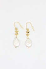 Load image into Gallery viewer, Cultured Mother of Pearl Earrings