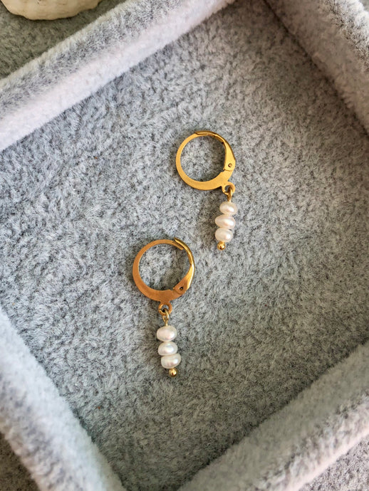 Tiny triple Cultured Pearls Huggie Earrings