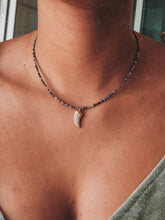 Load image into Gallery viewer, Horn Necklace